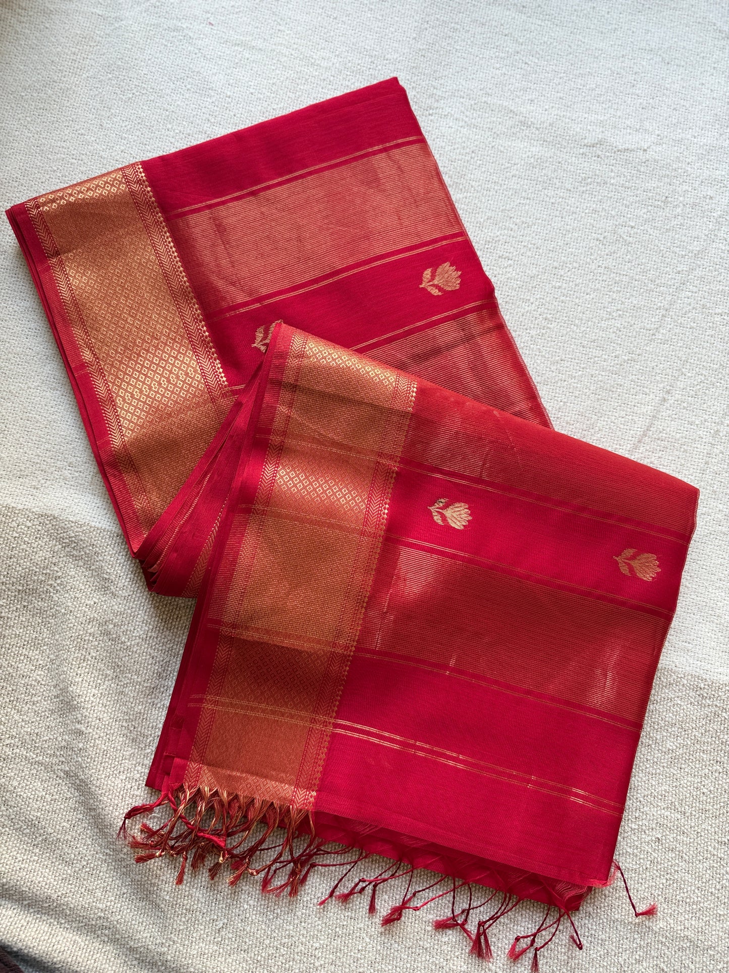Lotus Motif Red Maheshwari Saree