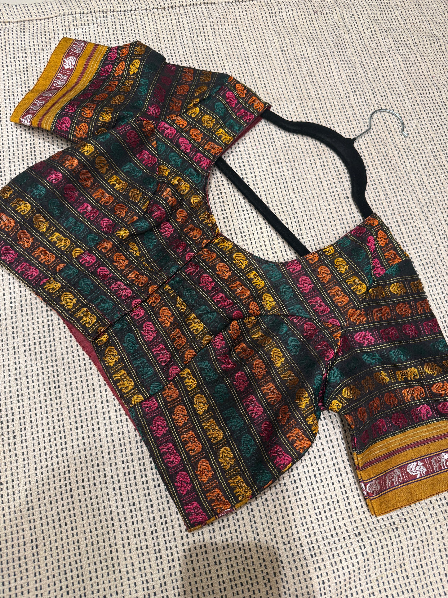 Haati Mor Khunn Blouse