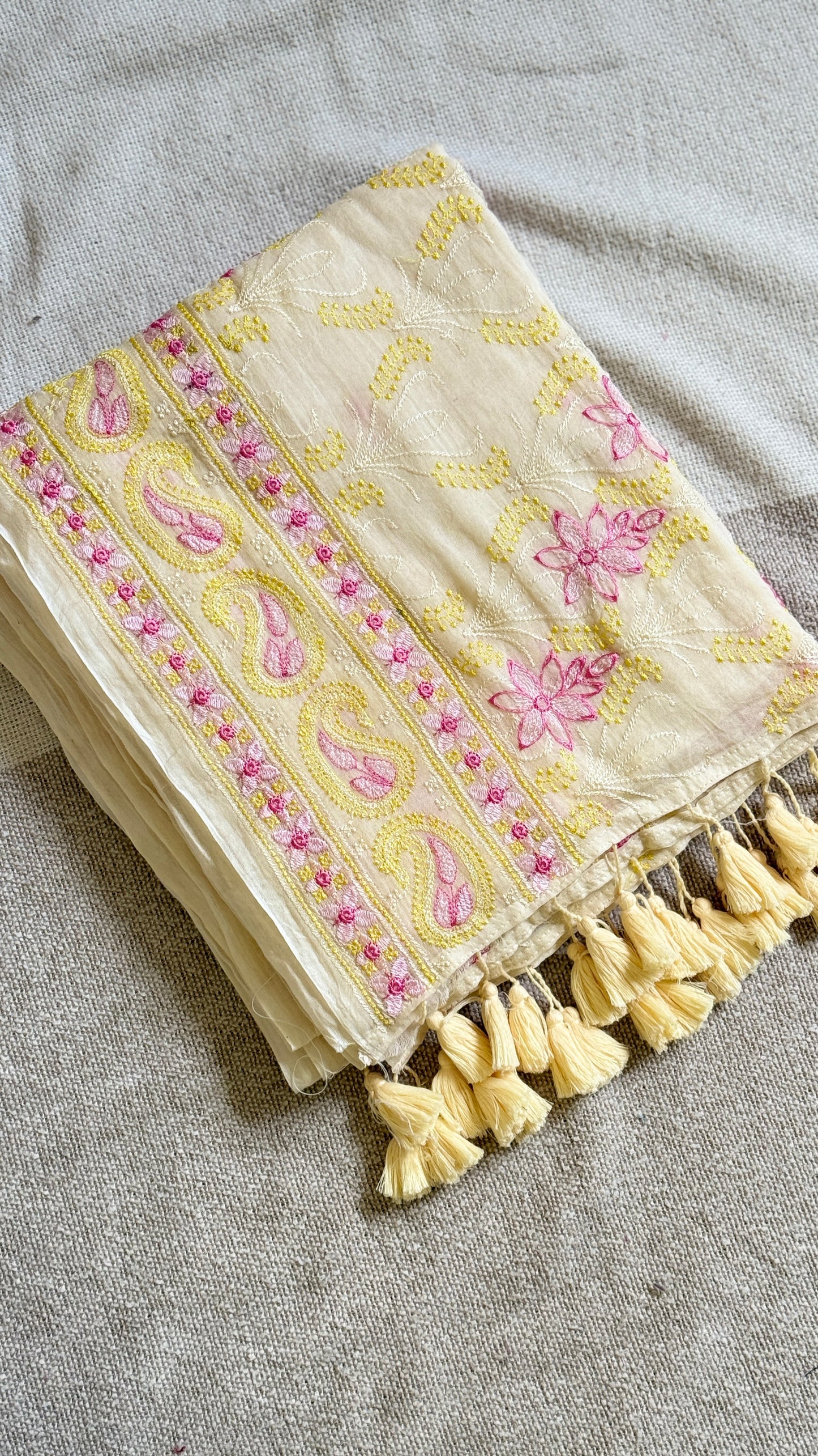 Nakshi (Nazaakat) 🌸 Off white