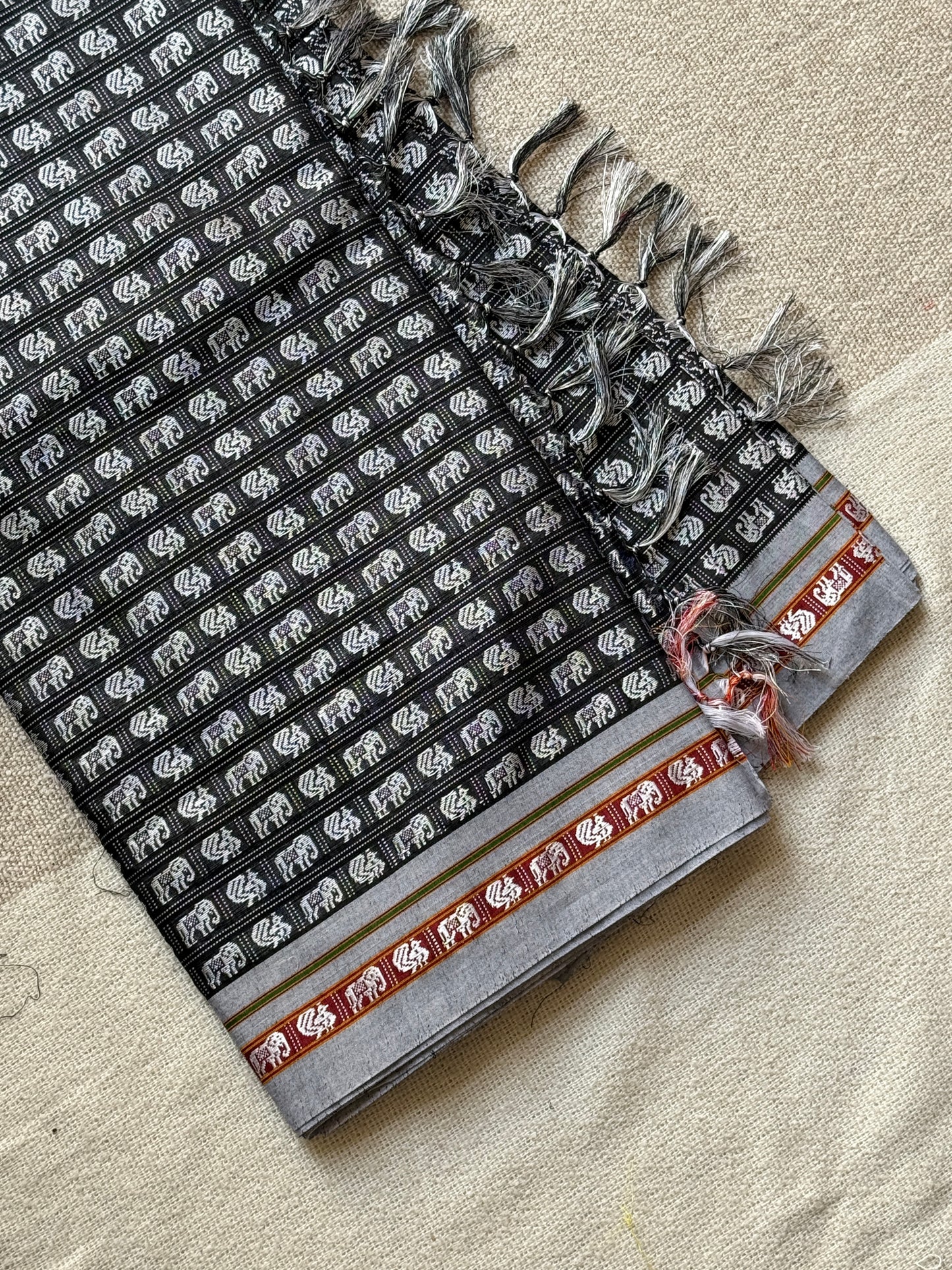 Hati Mor Khunn Saree