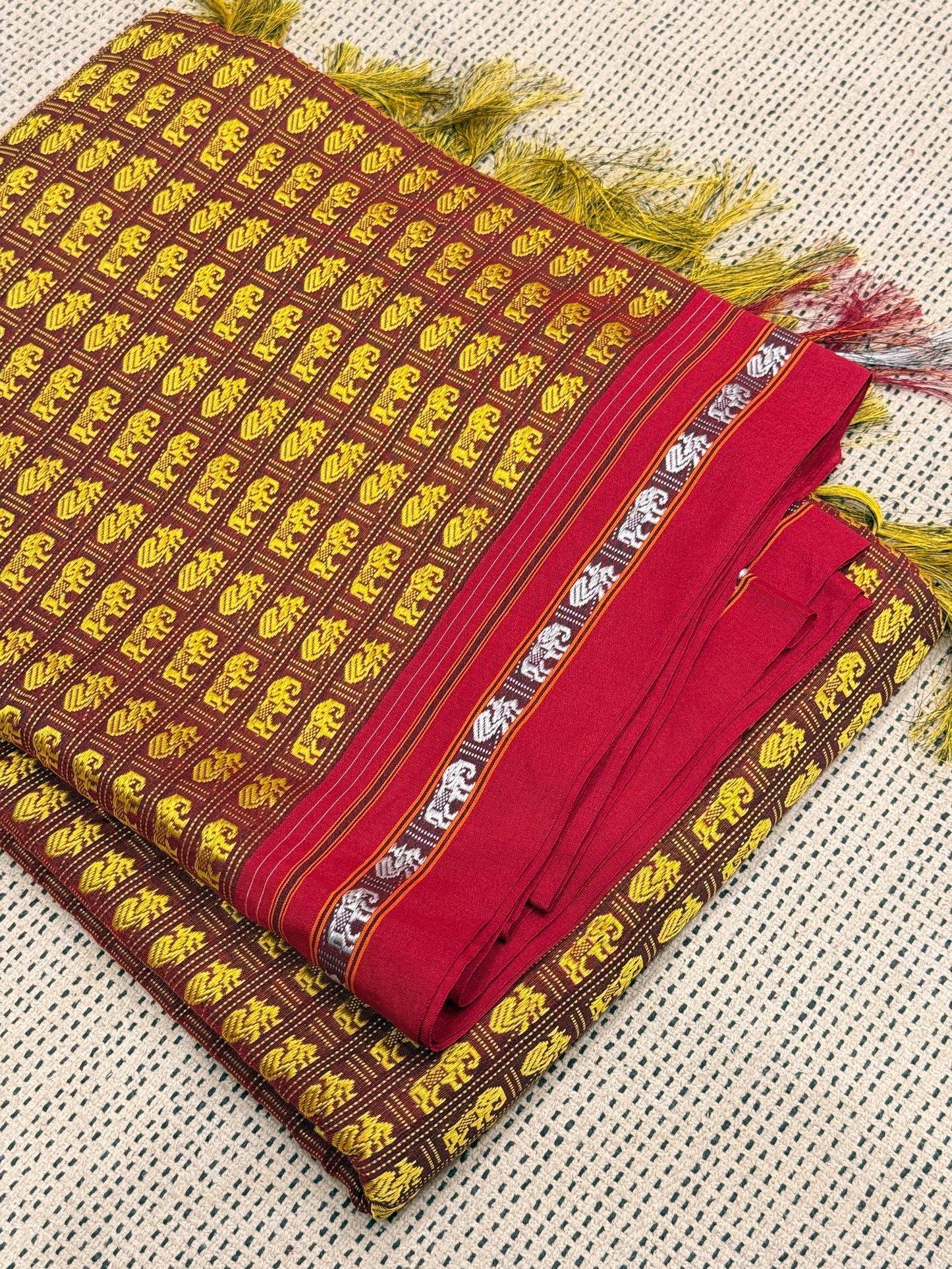 HaatiMor Khun Saree