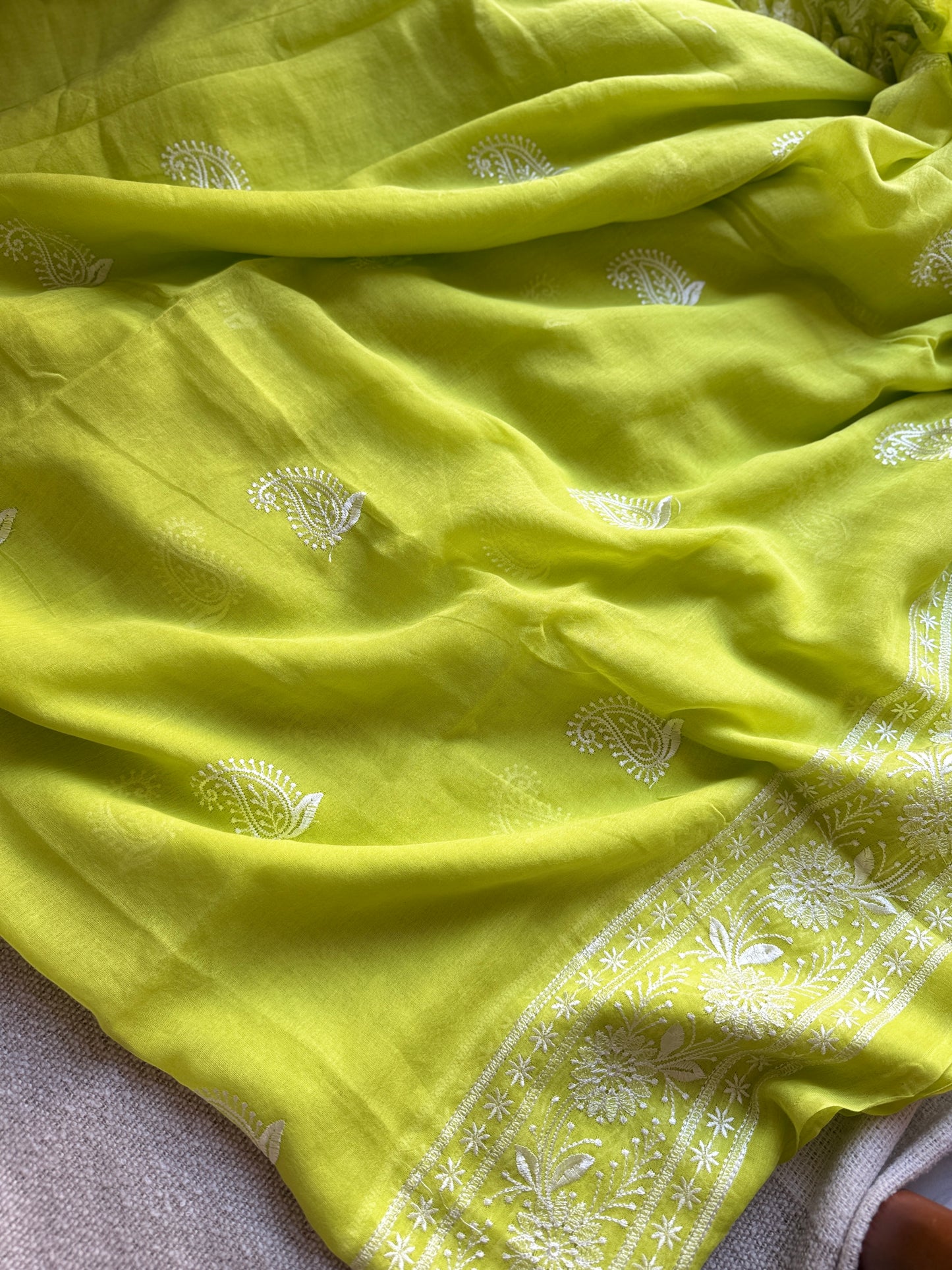 Nazaakat (Neon Green) 🌸