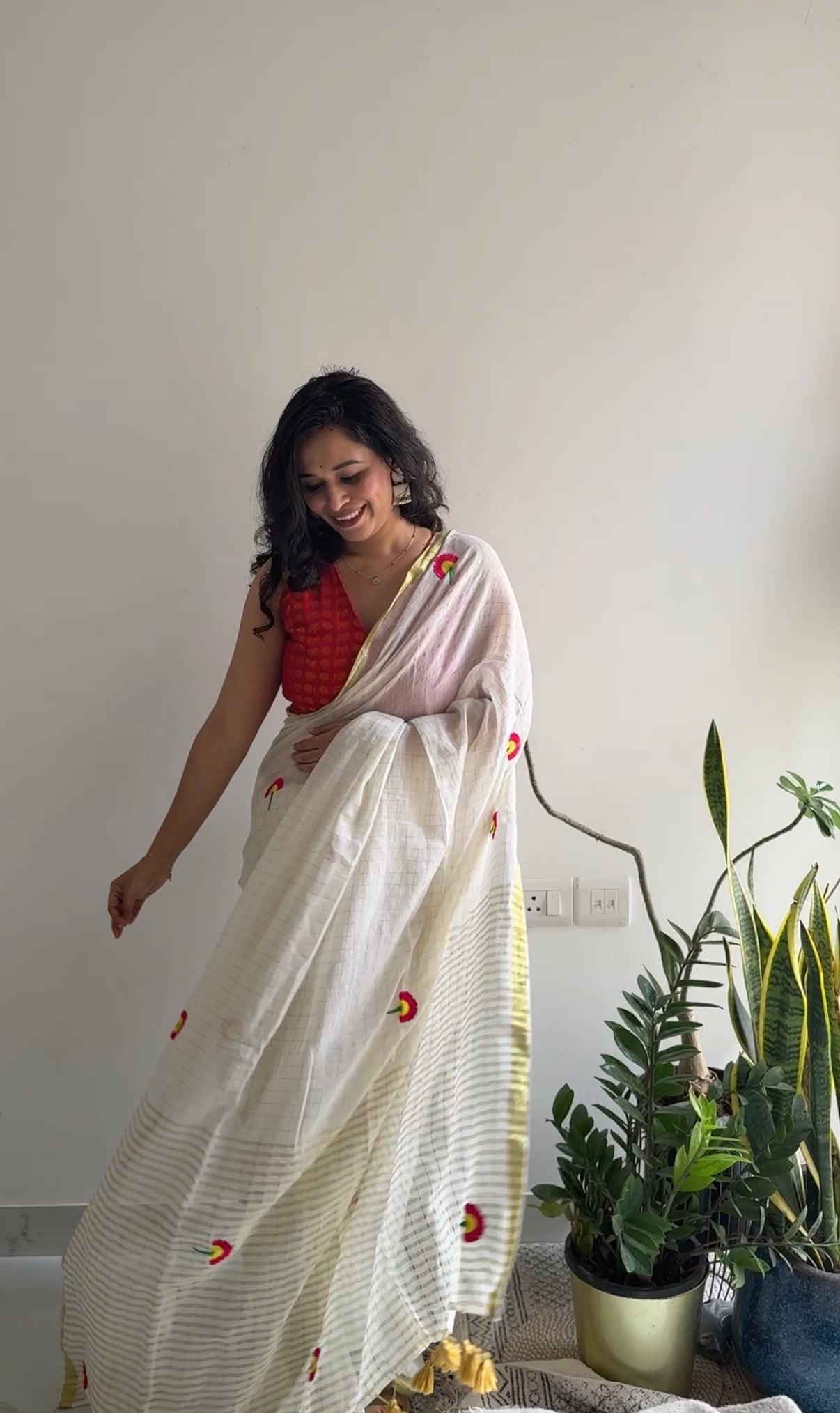 Flower Embroidered Golden Checkered Mul Cotton Saree