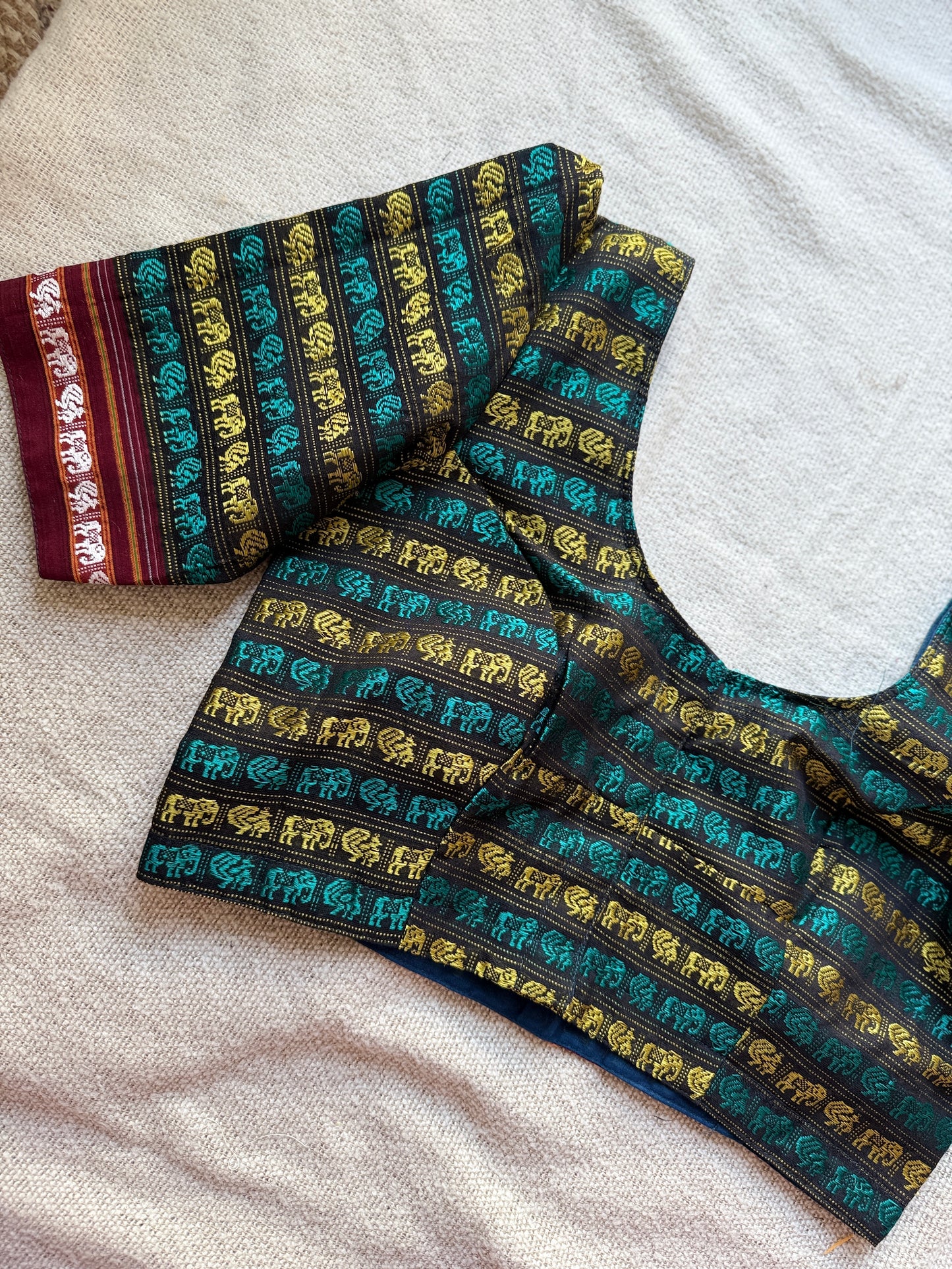 Hati Mor Khun Blouse