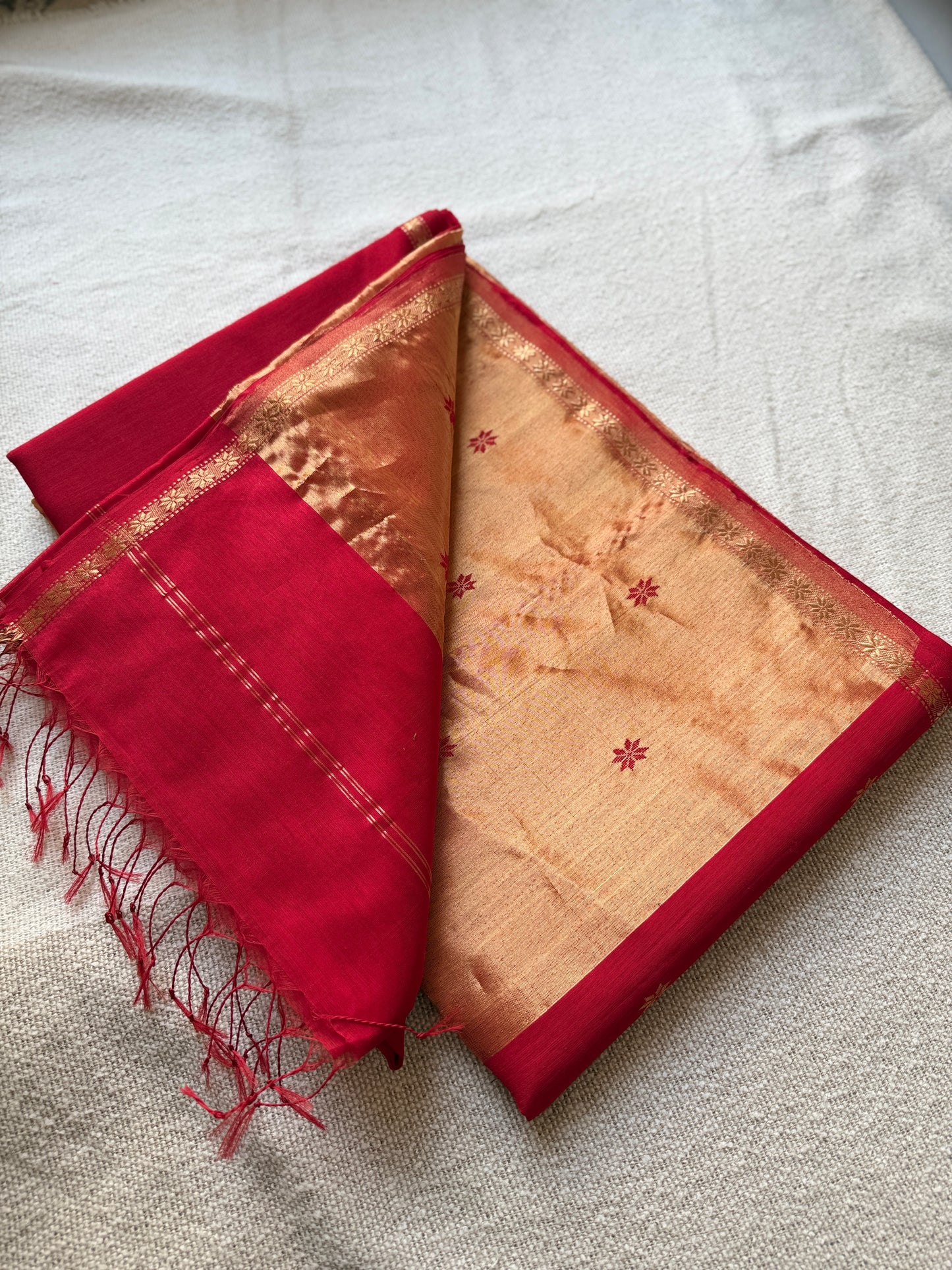 Small Border Zari Pallu Red Maheshwari Saree