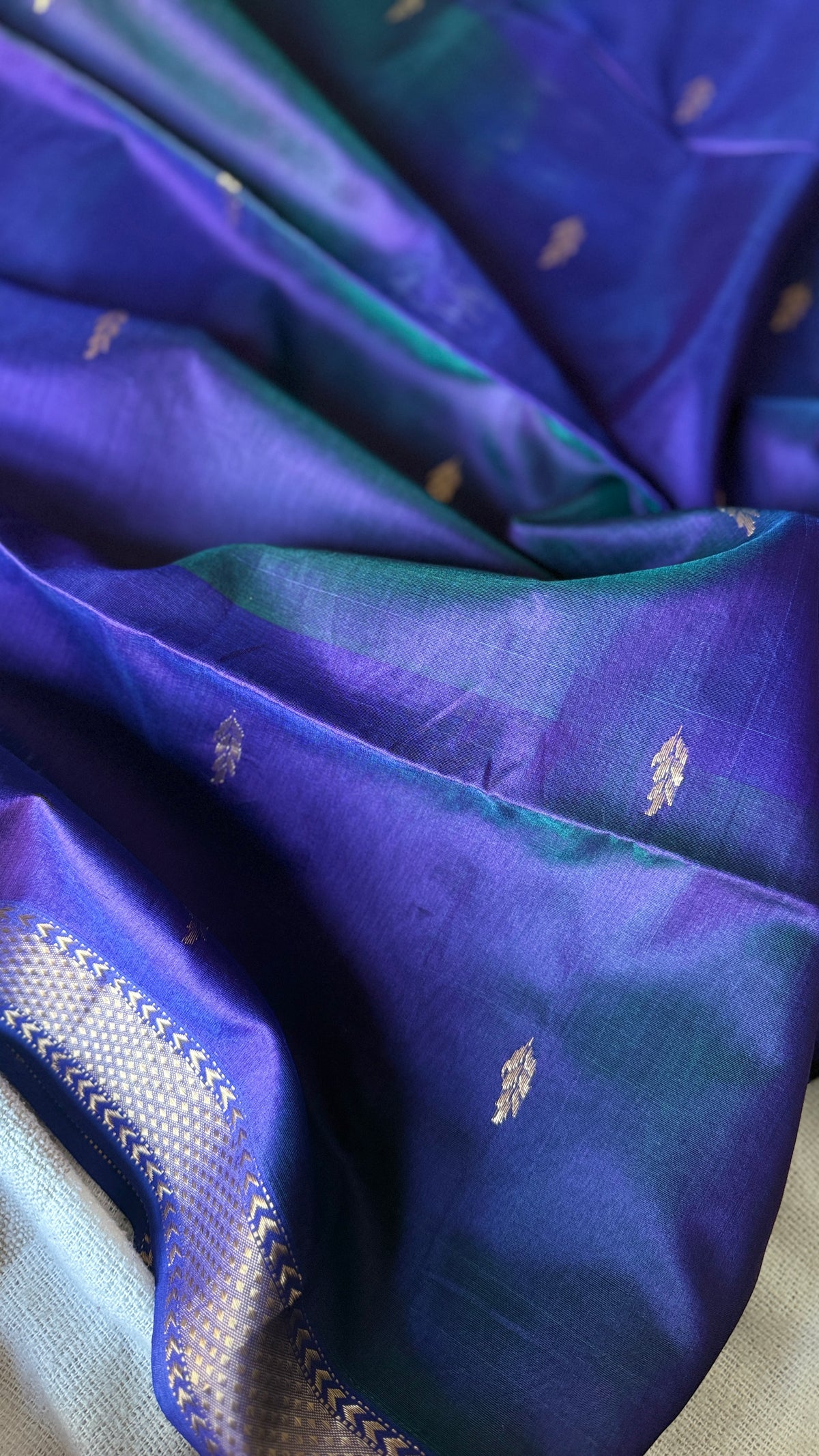 Leaf Butta Maheshwari (Purple)