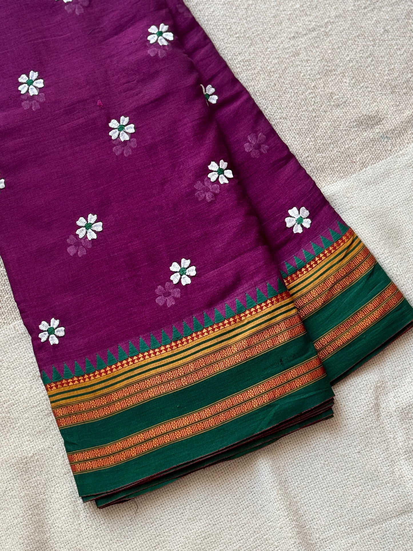 Magenta Narayanpeth Sadafuli