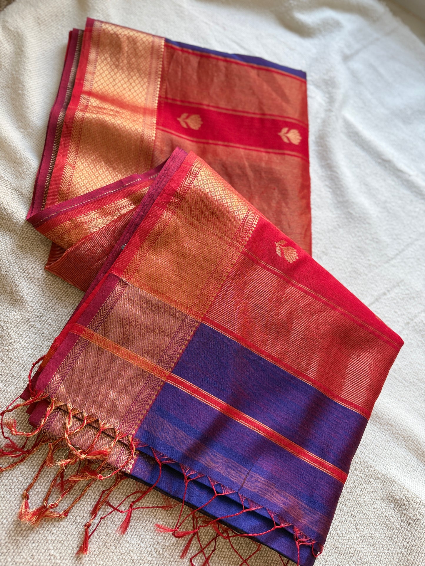 Blue Dual Shade Lotus Motif Maheshwari Saree