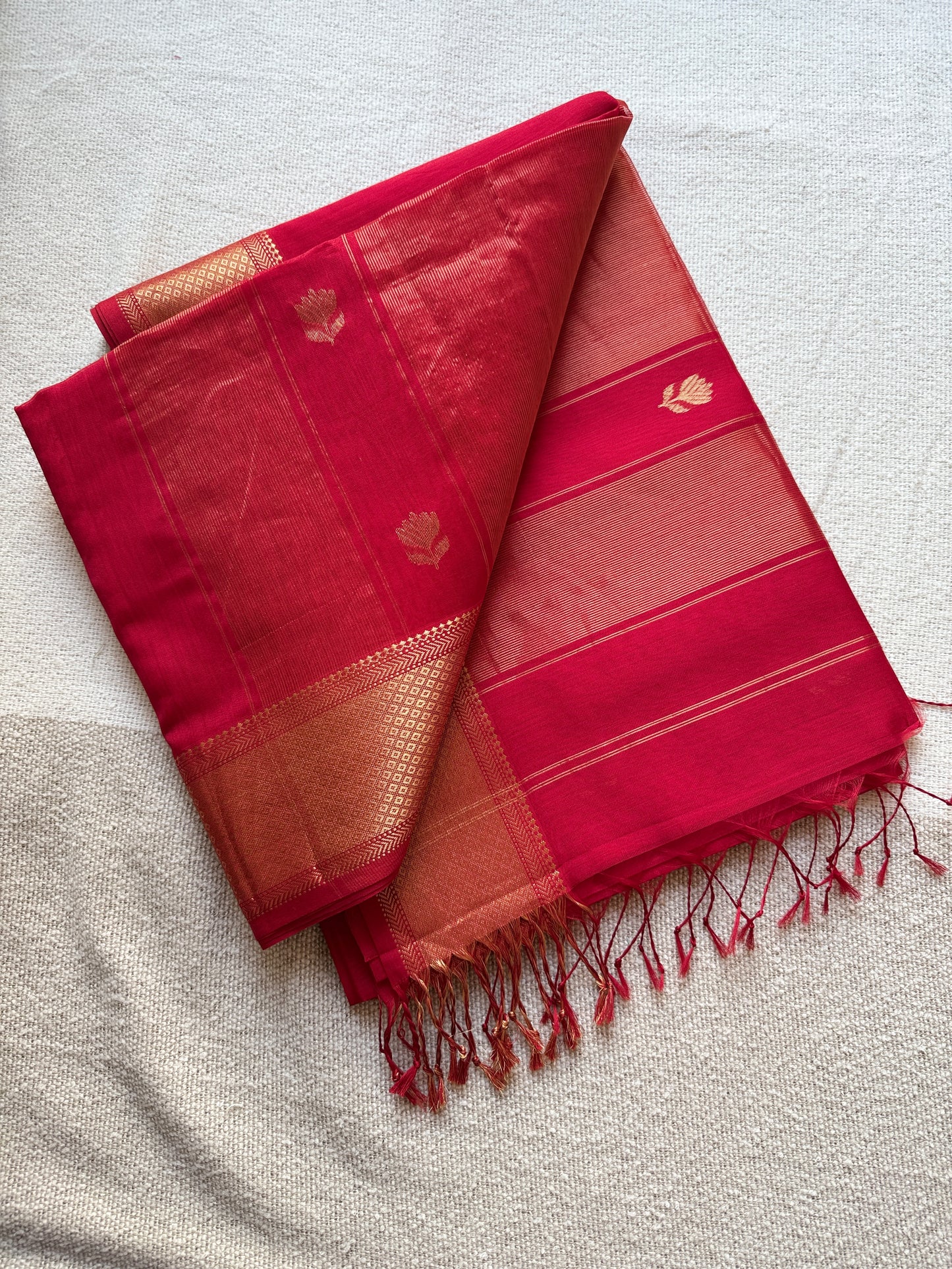 Lotus Motif Red Maheshwari Saree
