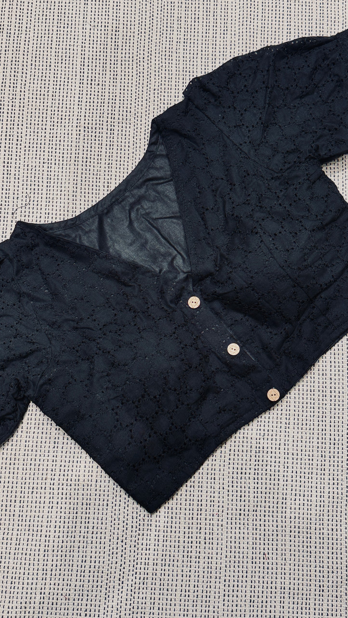 Hakoba (Black) Crop Top /Blouse 🌸