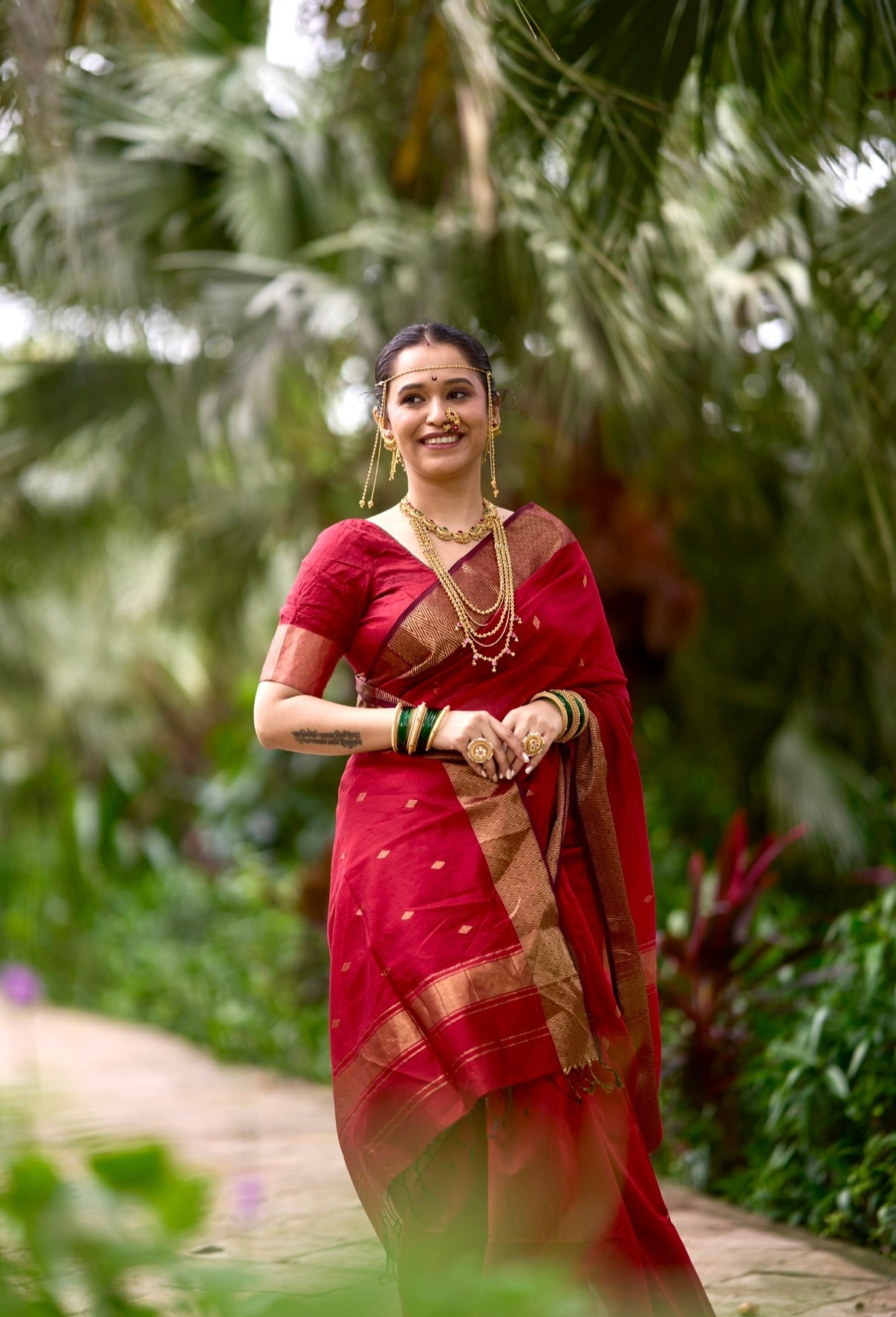 Red Maheshwari Chokha Border Saree