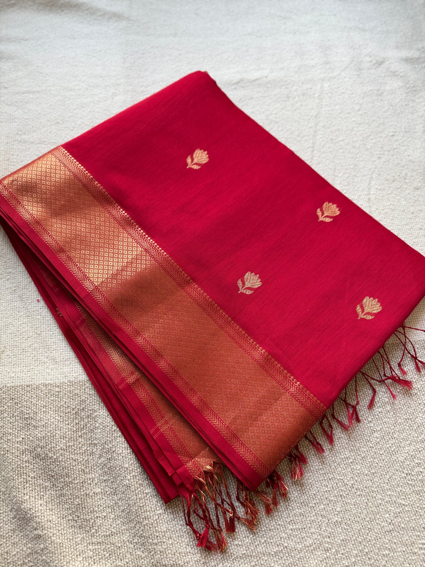 Lotus Motif Red Maheshwari Saree