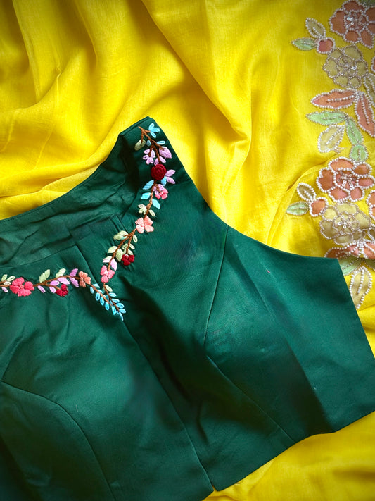 Halter-neck Handwork Blouse