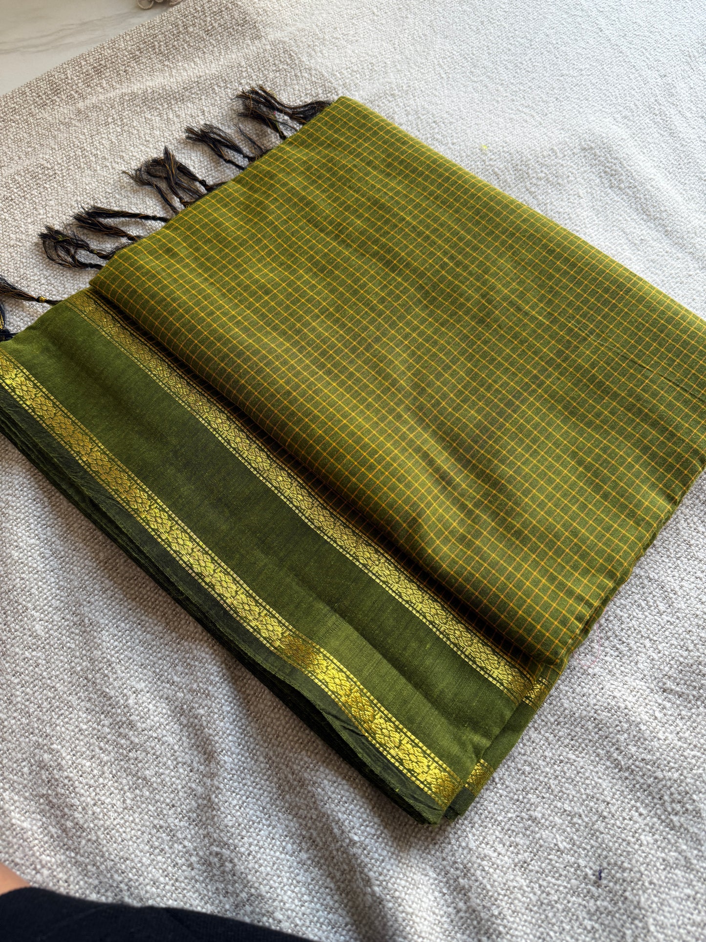 Parrot Green Vintage Gadwal Saree