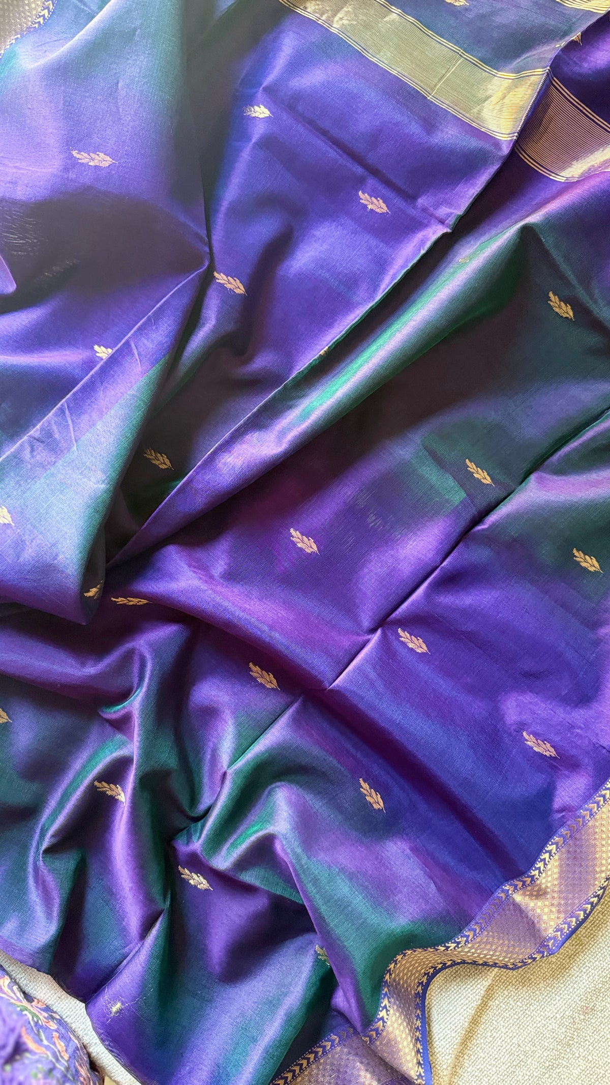 Leaf Butta Maheshwari (Purple)