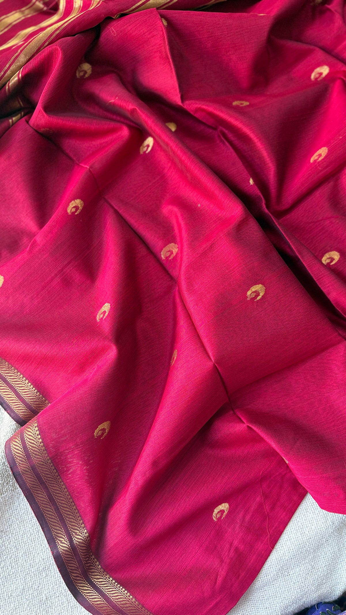 Moon Butta Maroon Maheshwari