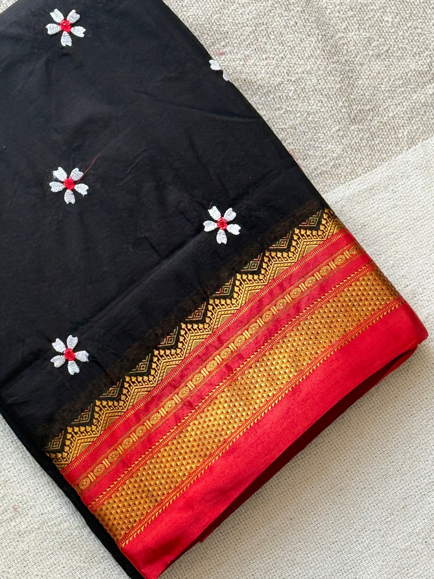 Irkal Temple Border Sadafuli Black Saree