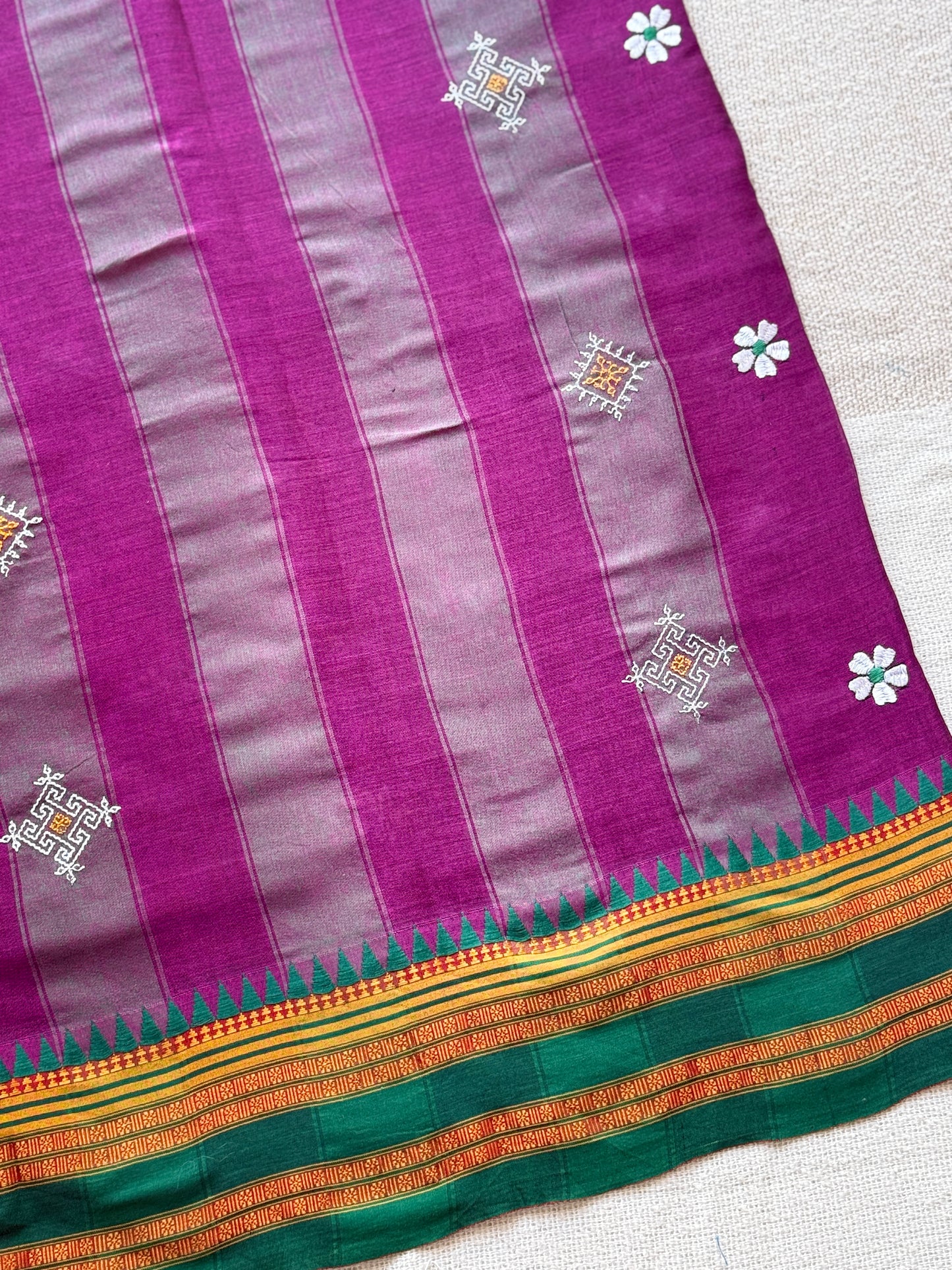 Magenta Narayanpeth Sadafuli