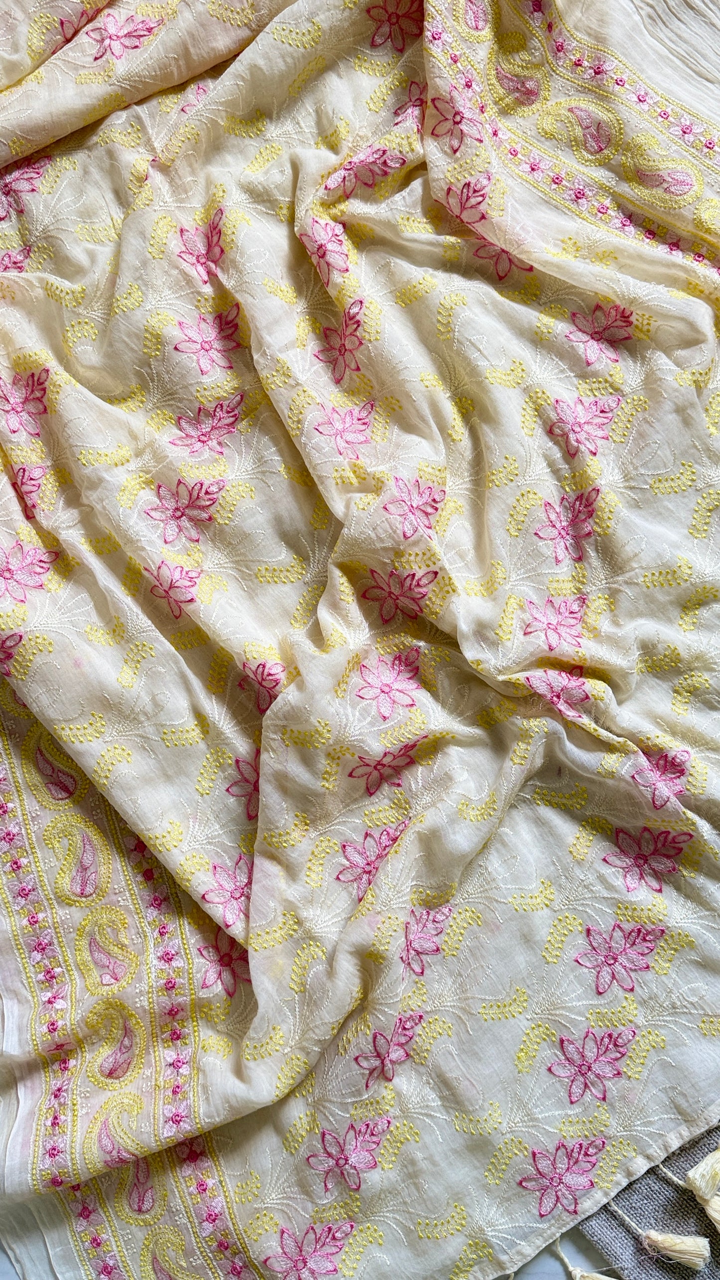Nakshi (Nazaakat) 🌸 Off white