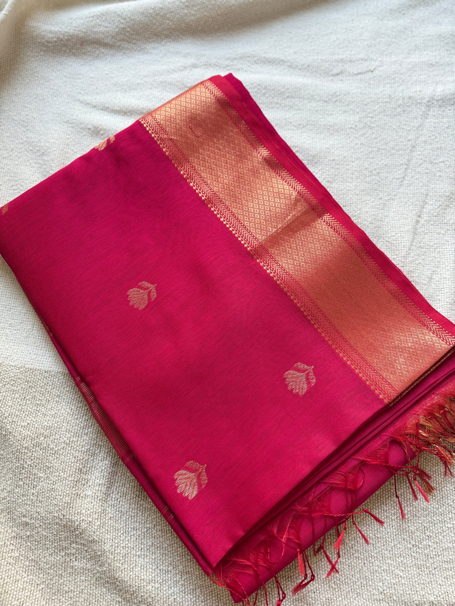 Rani Pink Lotus Motif Maheshwari Saree