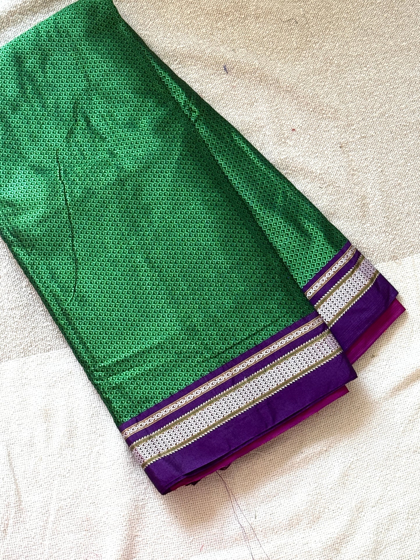 Honeycomb Khunn Saree