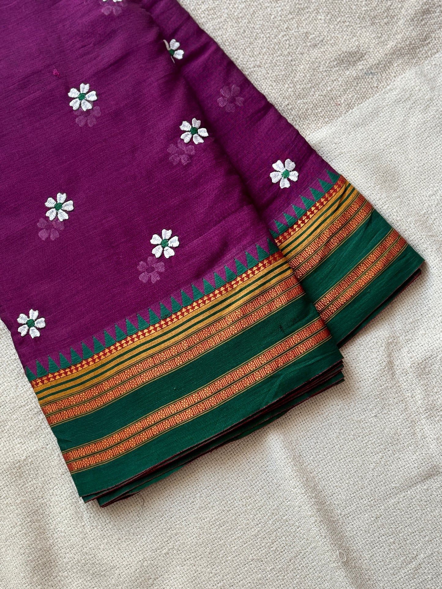 Magenta Narayanpeth Sadafuli