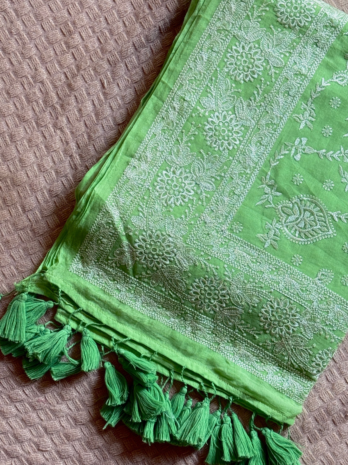 Nazaakat (Nakshi) 🌸 Parrot Green