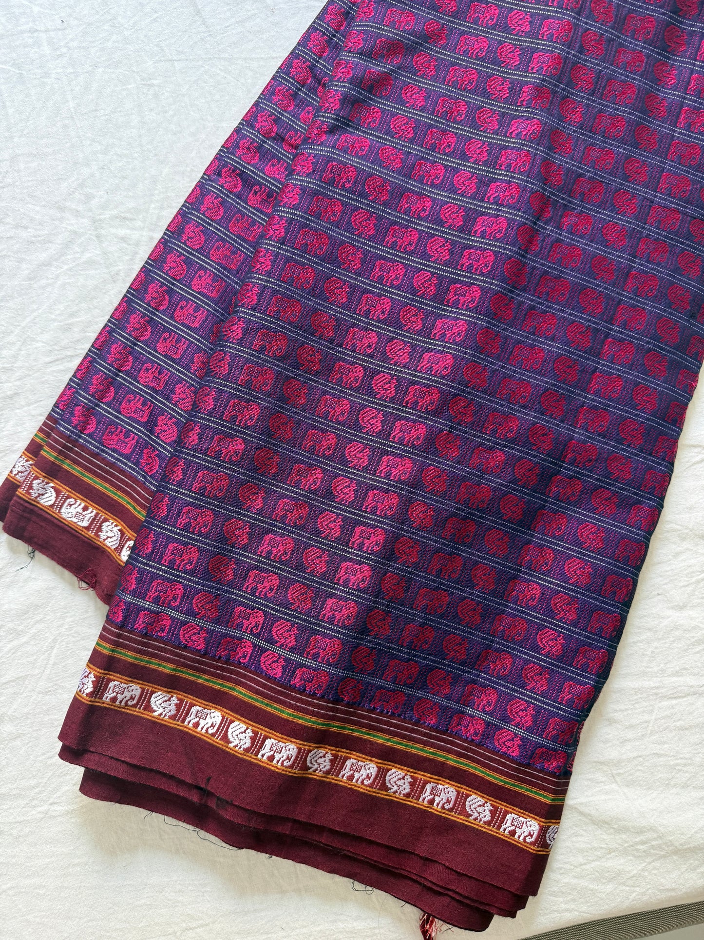 Hati Mor Khunn Saree 🌸