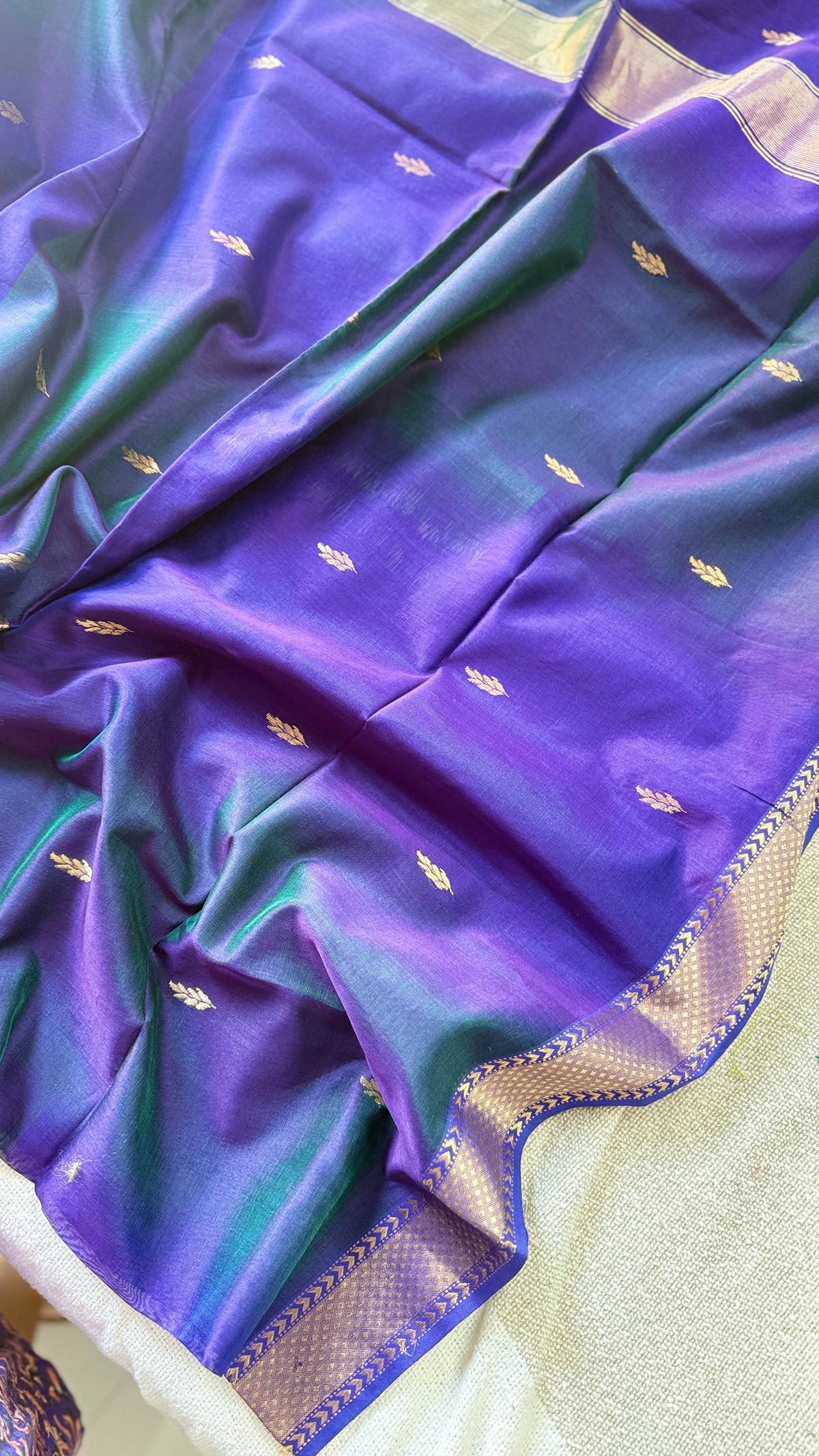 Leaf Butta Maheshwari (Purple)
