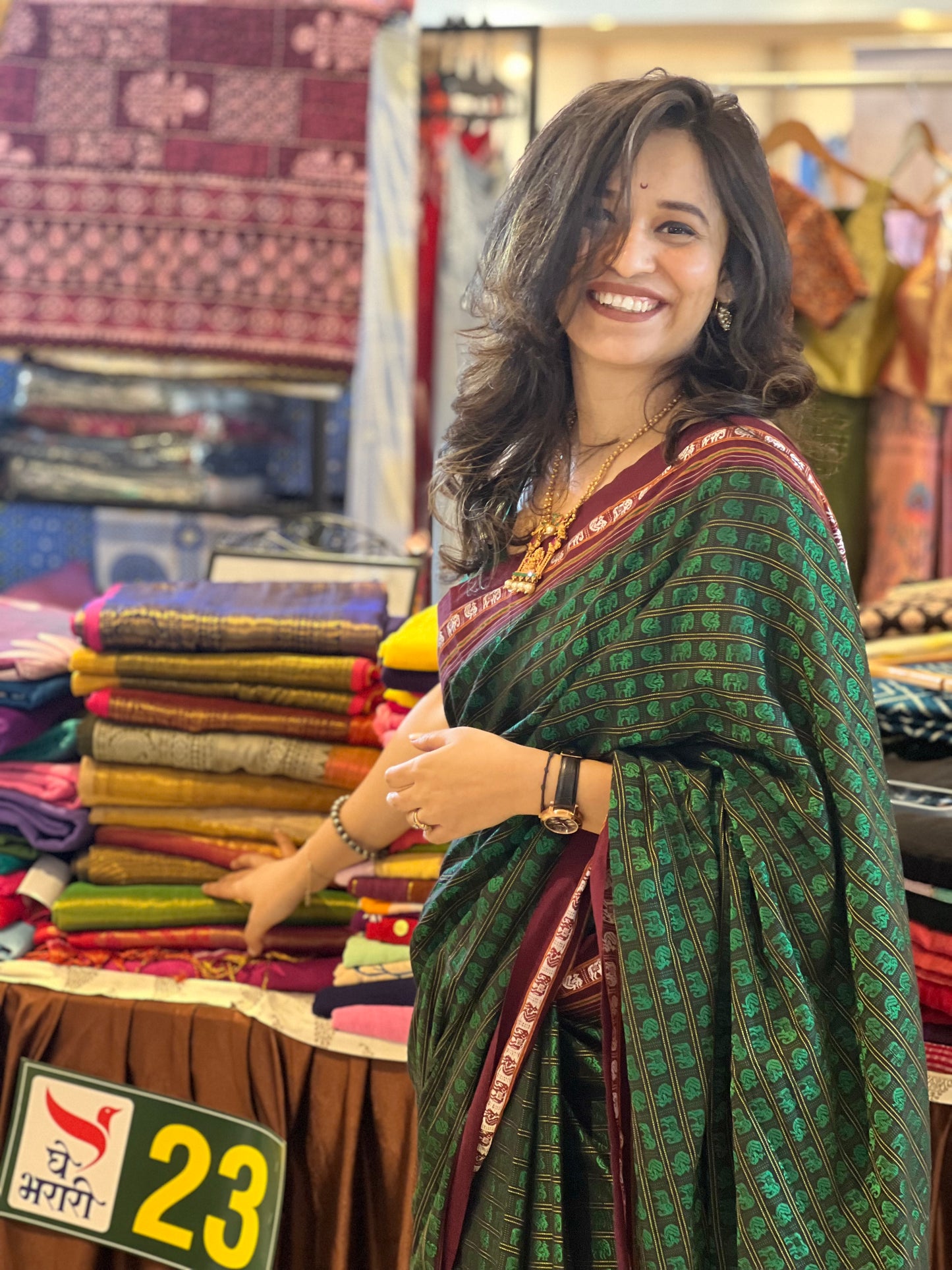Hati Mor Green With Maroon Border Khun saree