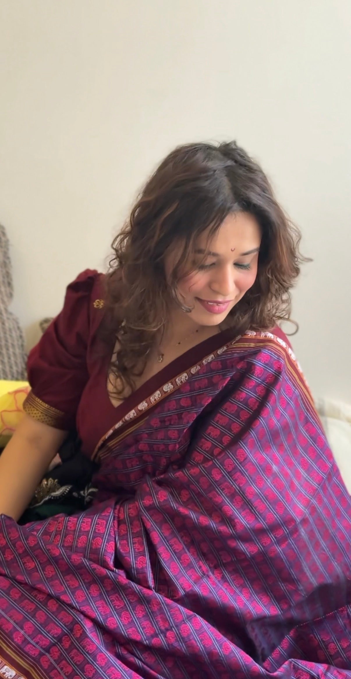 Hati Mor Khunn Saree 🌸