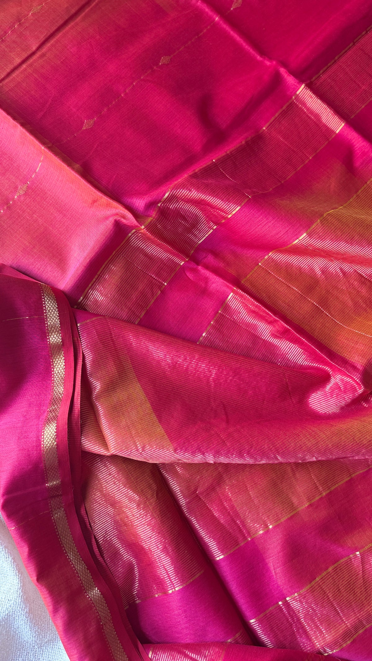 Maheshwari Diamond Butta with Small Border