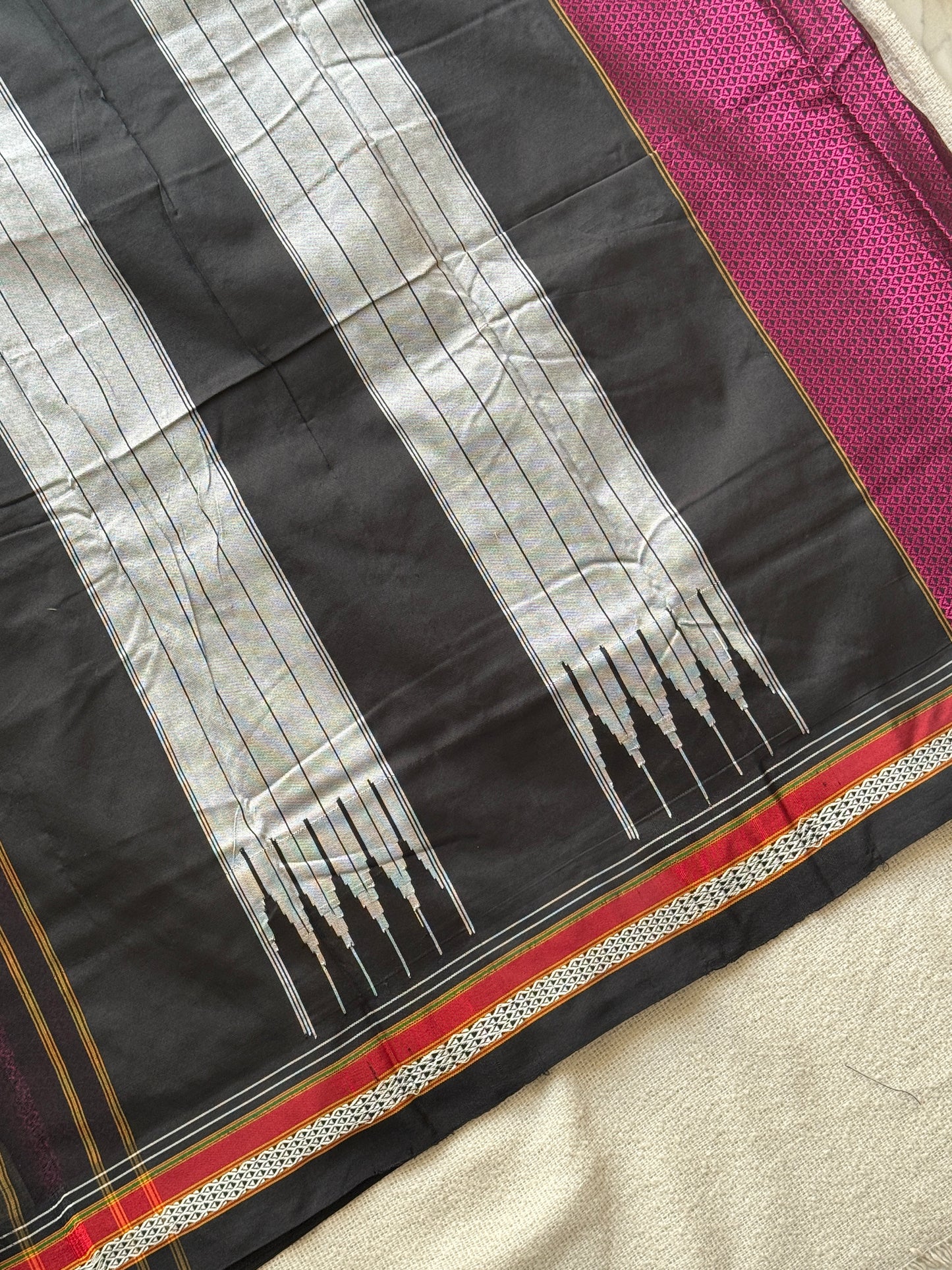 Honey comb Khunn Saree 🌸