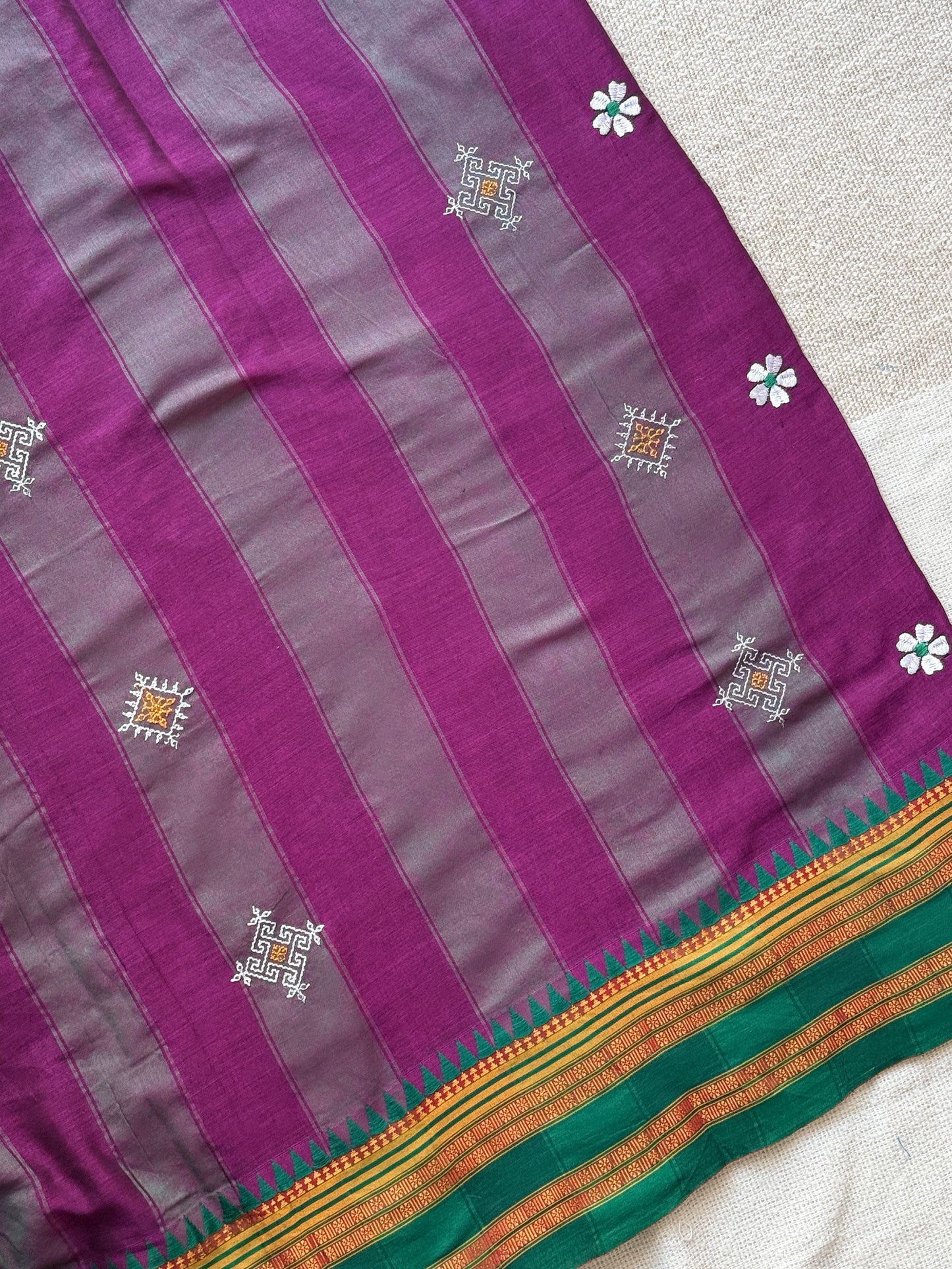 Magenta Narayanpeth Sadafuli