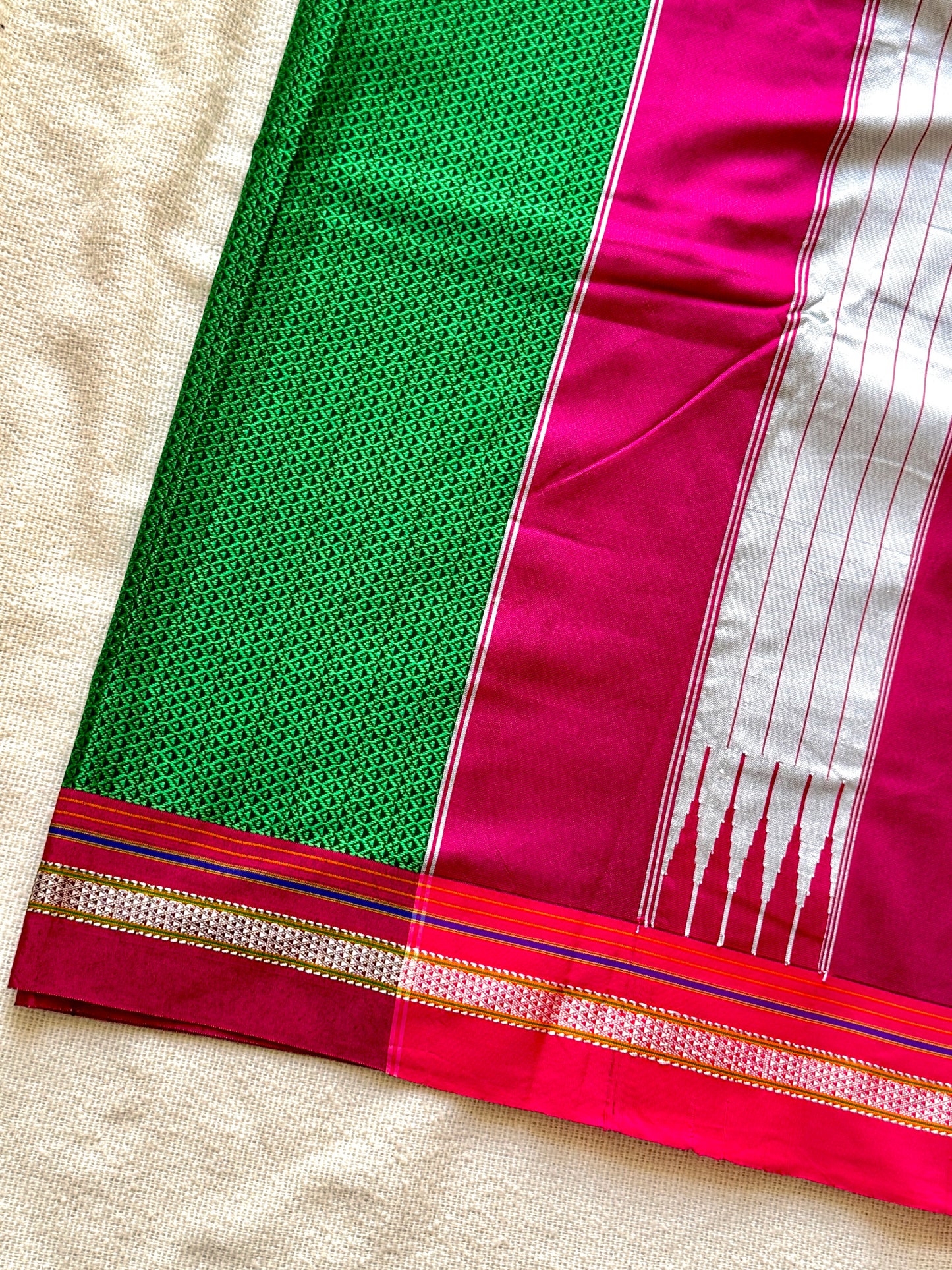 Honey Comb Khunn Saree 🌸